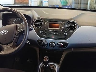 Hvid Brugt 2015 Hyundai i10 Comfort Hatchback | 34.000 kr. (Fair pris)
