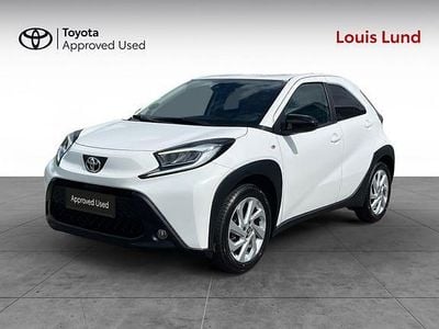 Pure white Brugt 2023 Toyota Aygo X Active SUV | 139.900 kr.