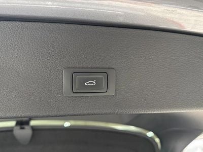 Gråmetal Brugt 2022 Audi e-tron Prestige SUV | 369.900 kr. (Lidt for dyr)