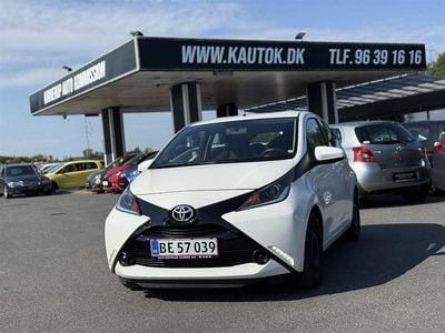 Hvid Brugt 2016 Toyota Aygo X-play Hatchback | 79.900 kr. (God pris)