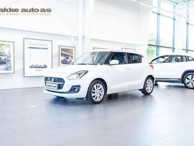 Hvid Brugt 2023 Suzuki Swift Action Hatchback | 149.900 kr. (Fair pris)