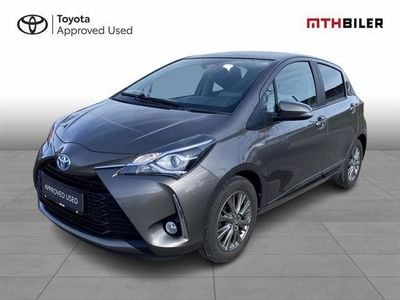 Grey metallic Brugt 2017 Toyota Yaris Hybrid H2 Hatchback | 119.900 kr. (Lidt for dyr)