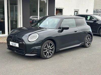 Mørkgrå Ny 2024 Mini Cooper Hatchback | 279.900 kr. (Lidt for dyr)