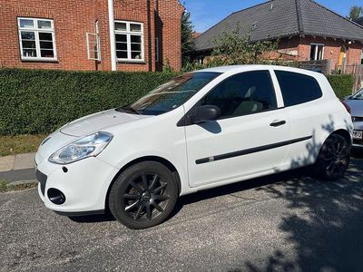 Brugt Renault Clio II 75 HK (55 kW) 2011 Hatchback