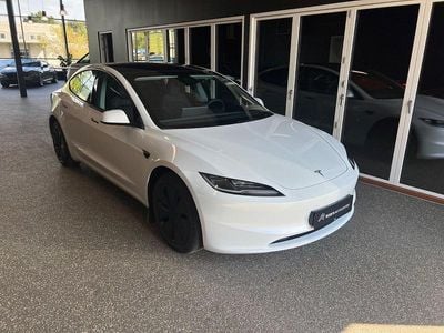 Hvidmetal Brugt 2024 Tesla Model 3 Long Range AWD Sedan | 329.900 kr. (Lidt for dyr)