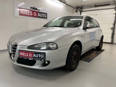 Sølvmetal Brugt 2005 Alfa Romeo 147 Hatchback | 24.900 kr.