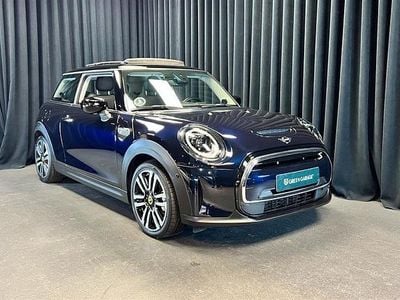 Enigmatic black Brugt 2023 Mini Cooper SE Hatchback | 189.900 kr. (Lidt for dyr)