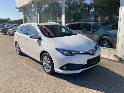 brugt Toyota Auris Touring Sports 1,8 Hybrid H2 Comfort 136HK Van Aut.