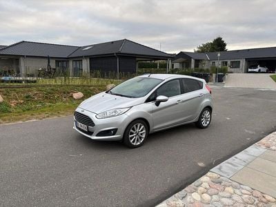 Sølvmetal Brugt 2016 Ford Fiesta Titanium Hatchback | 64.900 kr. (Fair pris)