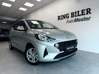 Sølvmetal Brugt 2021 Hyundai i10 Essential Hatchback | 109.800 kr. (Fair pris)