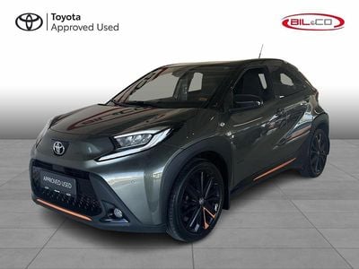 2vk cardamom green/night sky Brugt 2022 Toyota Aygo Limited Hatchback | 154.900 kr. (Lidt for dyr)