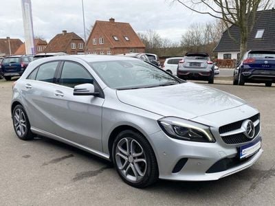 Sølvmetal Brugt 2017 Mercedes A180 Urban Hatchback | 154.900 kr. (Lidt for dyr)