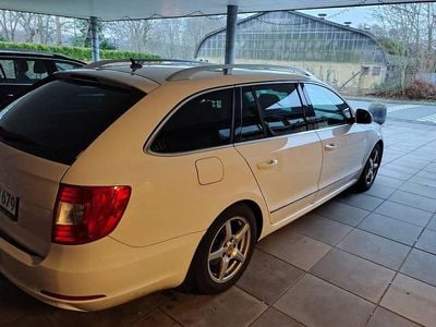 Hvid Brugt 2010 Skoda Superb Elegance Stationcar | 62.900 kr. (Dyr)