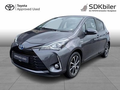 Koksgrå Brugt 2019 Toyota Yaris Hybrid H2 Hatchback | 124.900 kr. (Lidt for dyr)