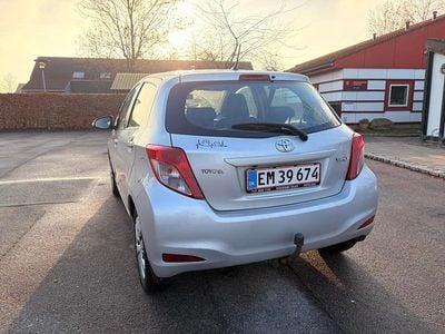 Brugt Toyota Yaris Touch 99 HK (72 kW) 2014 Grå Hatchback