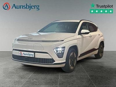 Hvid Ny 2025 Hyundai Kona Essential SUV | 190.680 kr. (Super pris)