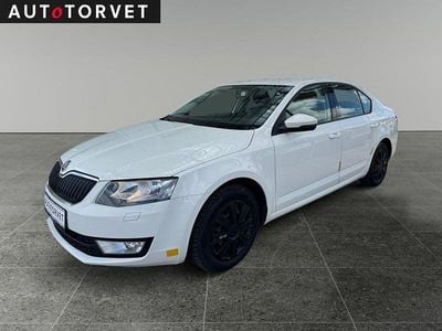 Hvid Brugt 2014 Skoda Octavia Ambition Hatchback | 76.700 kr. (God pris)