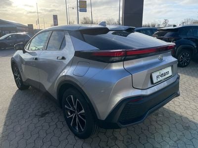 Shimmering silver Brugt 2024 Toyota C-HR Multidrive S SUV | 354.990 kr.