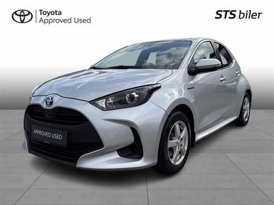 Ultra silver Brugt 2021 Toyota Yaris Hybrid H1 Hatchback | 174.995 kr. (Fair pris)
