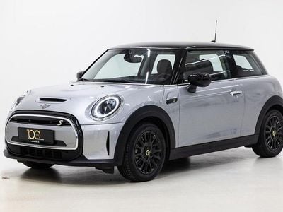 Farve: sølvmetal Brugt 2023 Mini Cooper SE Classic Hatchback | 3.250 kr.