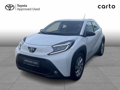 Hvid Brugt 2024 Toyota Aygo Active Hatchback | 142.900 kr. (Fair pris)