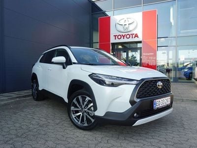 089 platinum pearl white Brugt 2024 Toyota Corolla Cross Comfort SUV | 324.900 kr. (Lidt for dyr)
