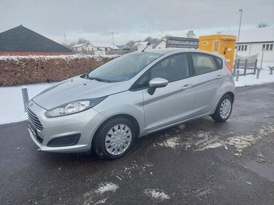 Farve: sølvmetal Brugt 2014 Ford Fiesta Trend Hatchback | 43.900 kr. (Fair pris)