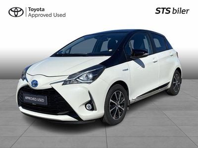 Black on glacier pearl white Brugt 2019 Toyota Yaris Hybrid H3 Hatchback | 134.900 kr. (Fair pris)