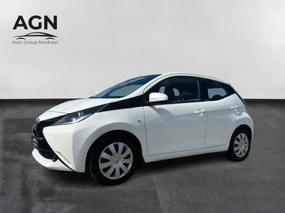 Hvid Brugt 2015 Toyota Aygo Hatchback | 59.900 kr. (Fair pris)