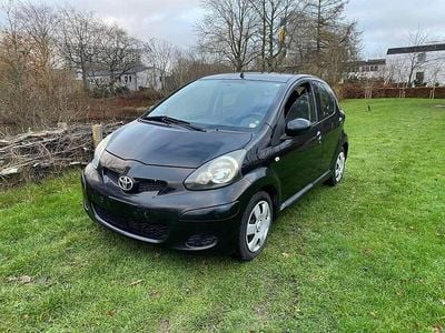 Brugt Toyota Aygo 68 HK (50 kW) 2010 Grå Hatchback