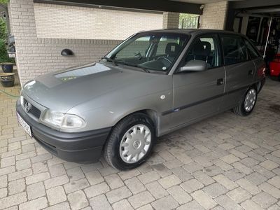 Grå Brugt 1995 Opel Astra | 32.500 kr.
