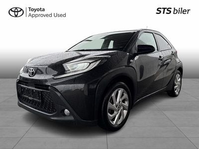 Night sky black Brugt 2023 Toyota Aygo Active Hatchback | 144.995 kr. (Lidt for dyr)