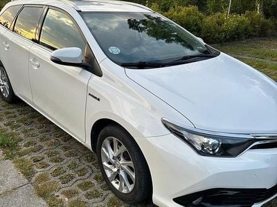 Toyota Auris Hybrid