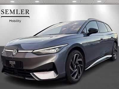 Lysblåmetal Brugt 2025 VW ID.7 Style Stationcar | 439.900 kr.