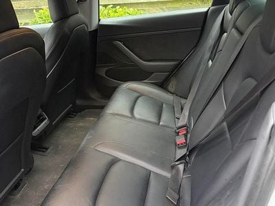 hvid Brugt 2021 Tesla Model 3 Standard Range Plus Sedan | 157.000 kr. (Fair pris)