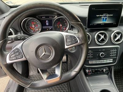 sølvgrå Brugt 2017 Mercedes A200 AMG line Hatchback | 135.500 kr.