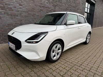 Pure white pearl Brugt 2025 Suzuki Swift Hatchback | 179.900 kr. (Lidt for dyr)
