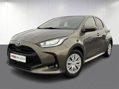 Bordeaux rød Brugt 2021 Toyota Yaris Hybrid H3 Hatchback | 199.900 kr. (Fair pris)
