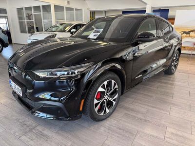 Sort Ny 2025 Ford Mustang Mach-E Extended Range SUV | 409.900 kr. (Fair pris)