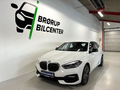 Hvid Brugt 2020 BMW 118 Sport Line Hatchback | 219.900 kr. (Fair pris)