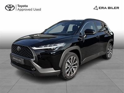 Attitude black Brugt 2025 Toyota Corolla Cross Comfort SUV | 369.900 kr. (Dyr)