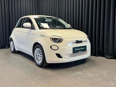 Solid white Brugt 2023 Fiat 500e Icon Hatchback | 129.900 kr. (Fair pris)