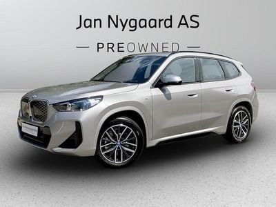 Sølvmetal Brugt 2024 BMW iX1 Luxury Line SUV | 429.000 kr.