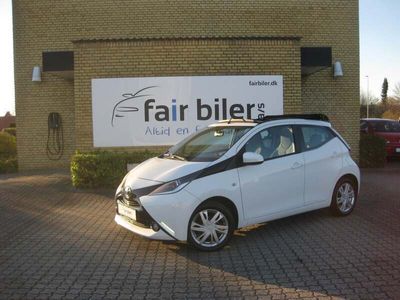 Hvid Brugt 2015 Toyota Aygo X-wave Sky Hatchback | 69.900 kr. (Fair pris)