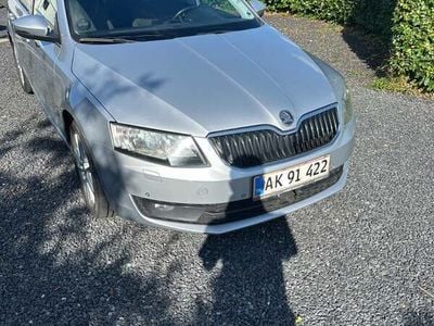 Sølvmetal Brugt 2014 Skoda Octavia Ambition Stationcar | 64.900 kr. (God pris)