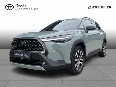 Grøn / urban khaki Brugt 2024 Toyota Corolla Cross Comfort SUV | 334.900 kr. (Lidt for dyr)