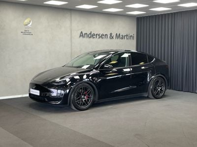 Solid black Brugt 2022 Tesla Model Y Performance SUV | 348.900 kr. (Dyr)