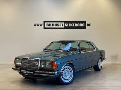 Brugt 1981 Mercedes 230 | 199.500 kr.