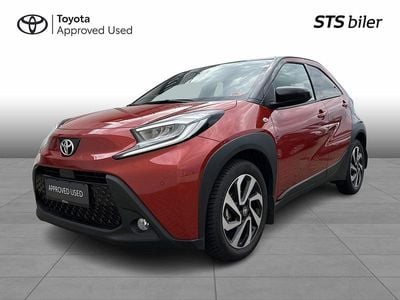 Rødmetal Brugt 2024 Toyota Aygo Pulse Hatchback | 169.995 kr. (Dyr)