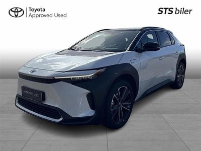 Pearl white / astral black Brugt 2025 Toyota bZ4X Executive SUV | 319.900 kr. (Dyr)